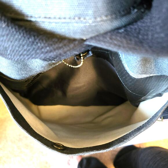 Sons of Trade LARGE Tactical tote in Back Oilcloth Canvas - Picture 11 of 12